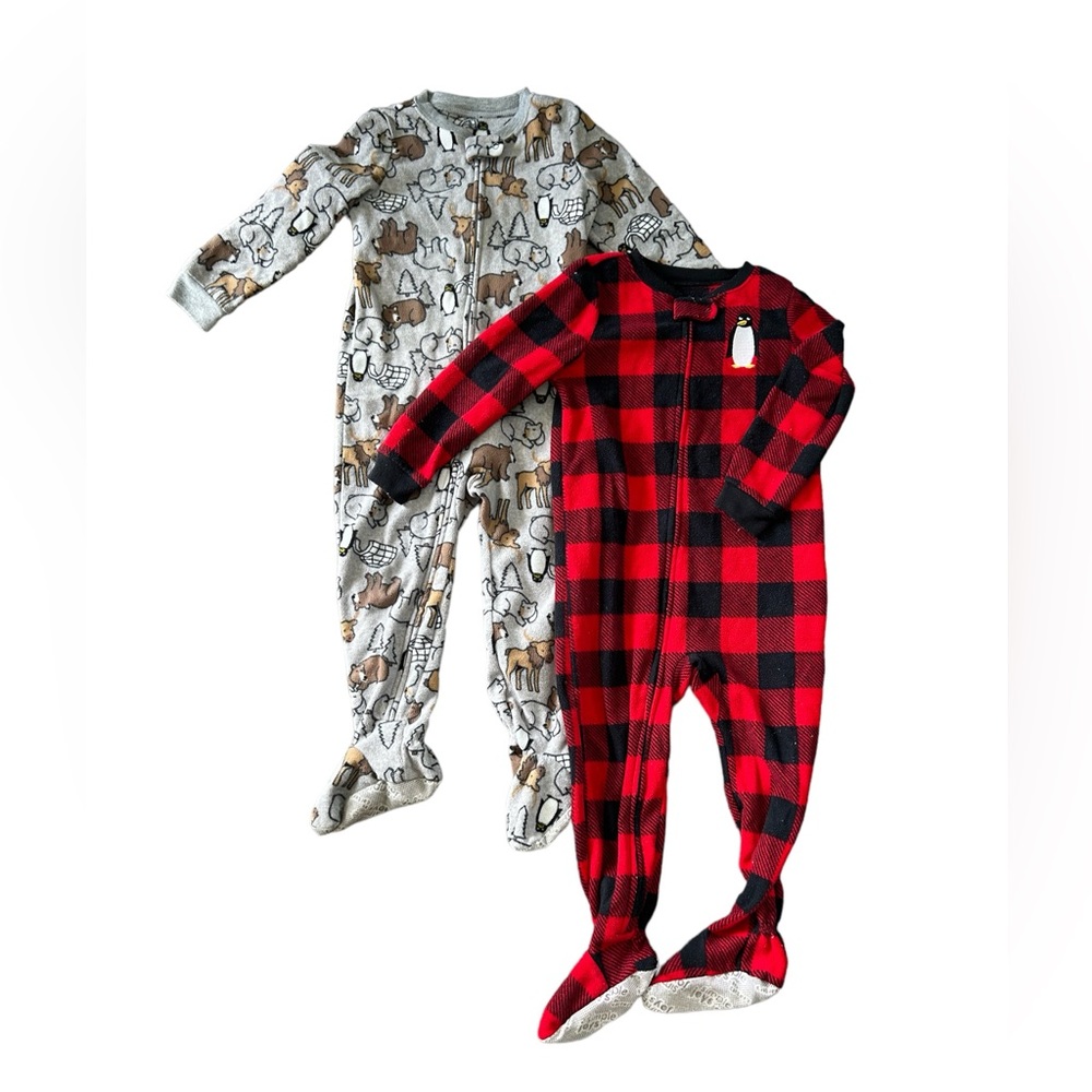 Simple Joys Carter’s Fleece Footed Pajamas.
